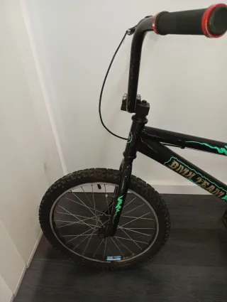 Bicicleta BMX Negra