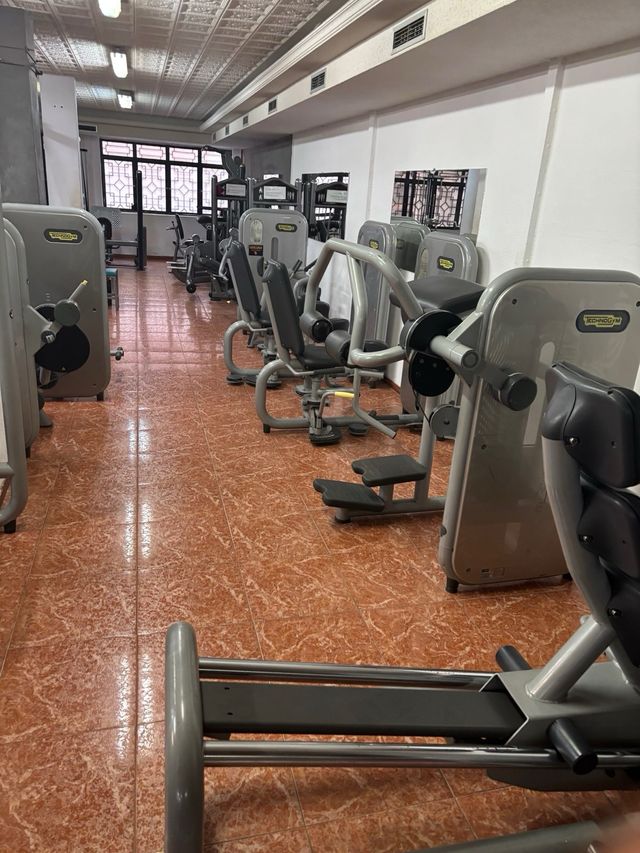 Máquinas de gimnasio Technogym