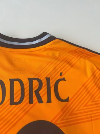 Camiseta original Real Madrid 2024 2025 Modric 10