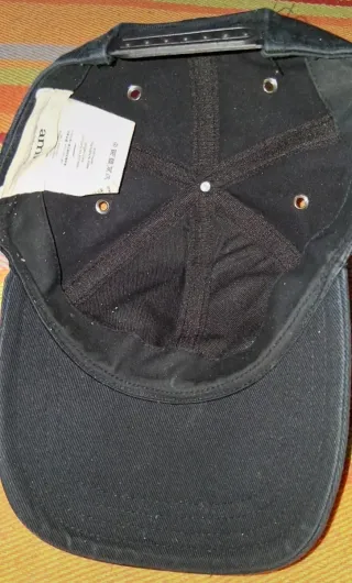 Gorra negra de mujer, Ami Paris.