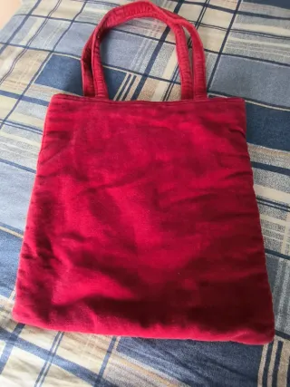 Bolso de terciopelo con flores