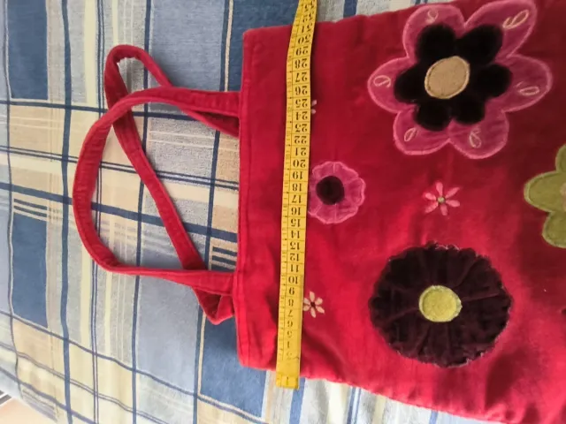 Bolso de terciopelo con flores