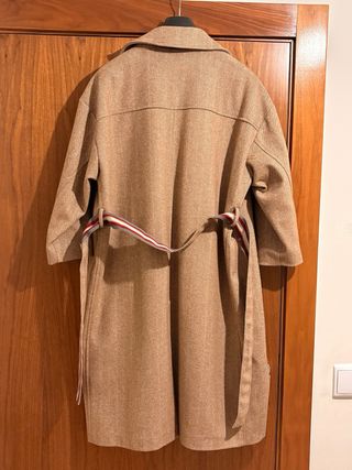 Abrigo de paño marca El Ganso. Talla L Oversize.