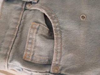 Pantalón Zara mujer tachas