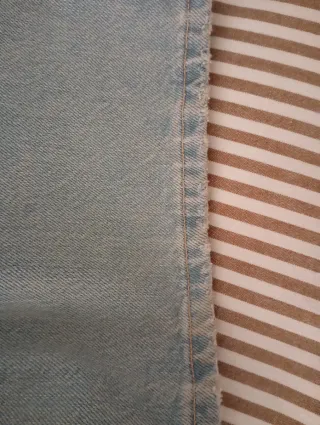 Pantalón Zara mujer tachas