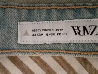 Pantalón Zara mujer tachas