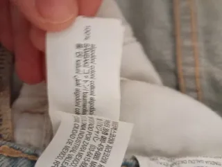 Pantalón Zara mujer tachas