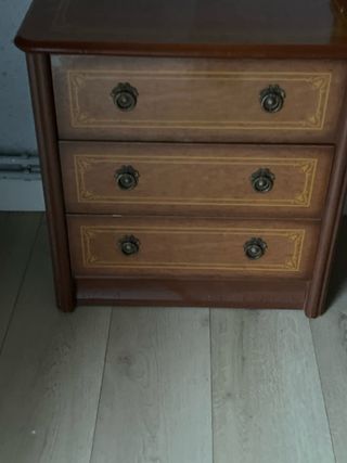 Conjunto cabecero y mesitas