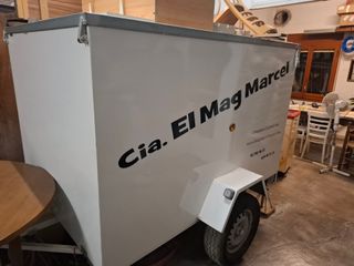 Remolque de caja con doble puerta