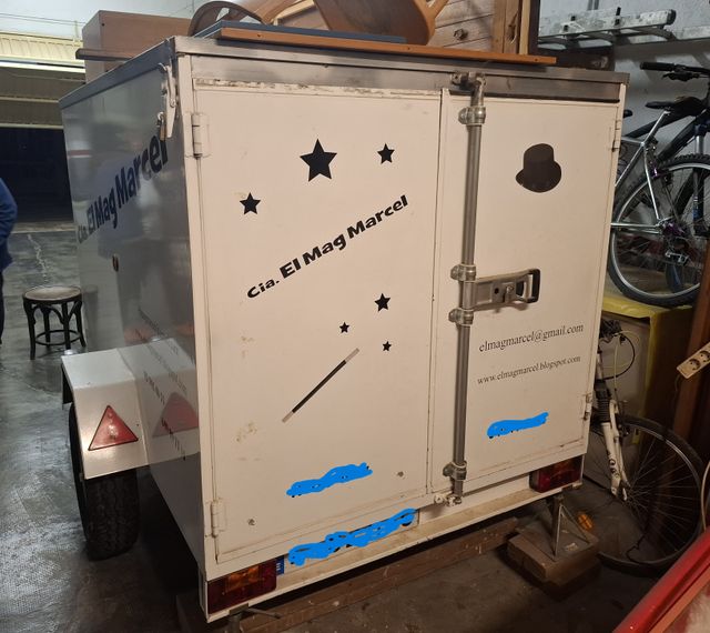 Remolque de caja con doble puerta
