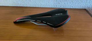 Sillín Velo Negro y Rojo