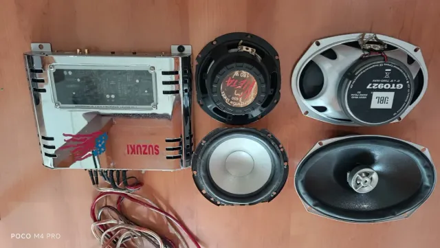 Amplificador Suzuki, Altavoces JBL y Wofer