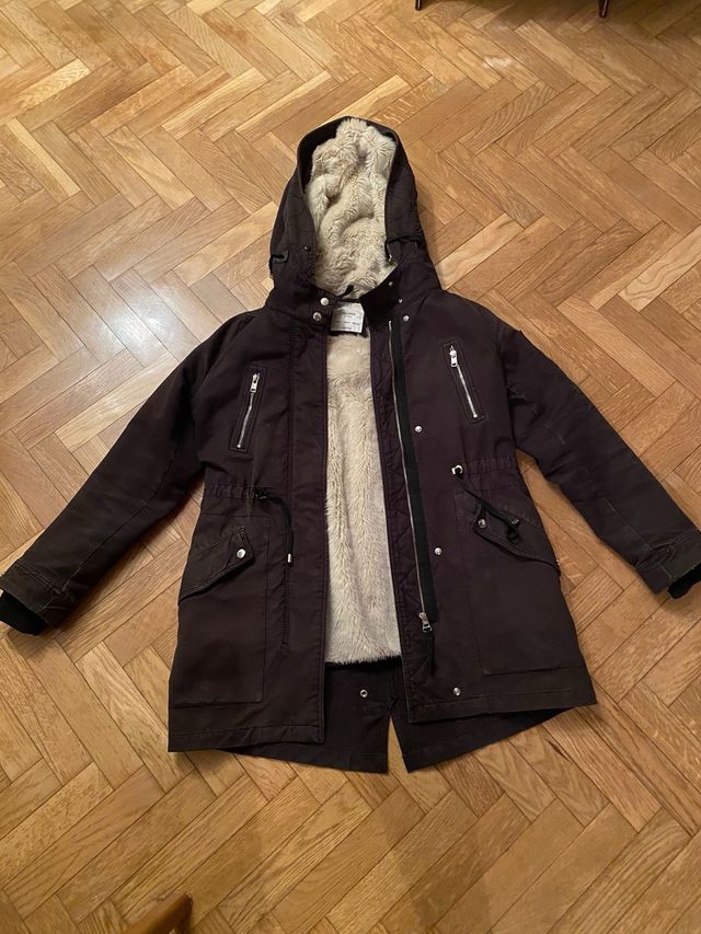 Abrigo negro con forro de borrego