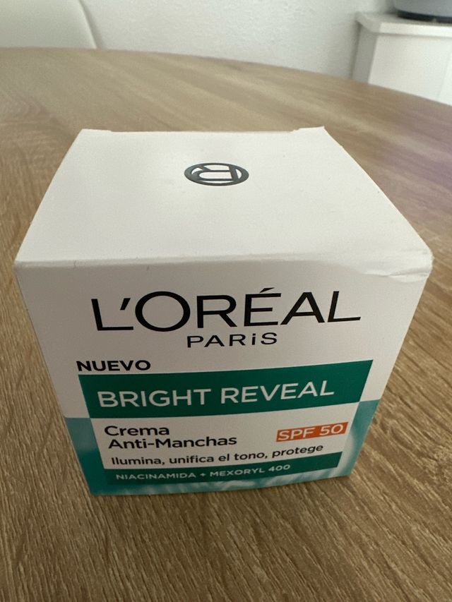 Crema L'Oréal Paris Bright Reveal SPF 50