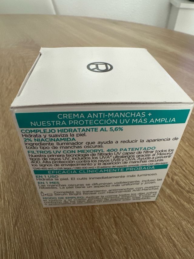 Crema L'Oréal Paris Bright Reveal SPF 50