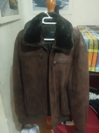 Cazadora tipo bomber marrón