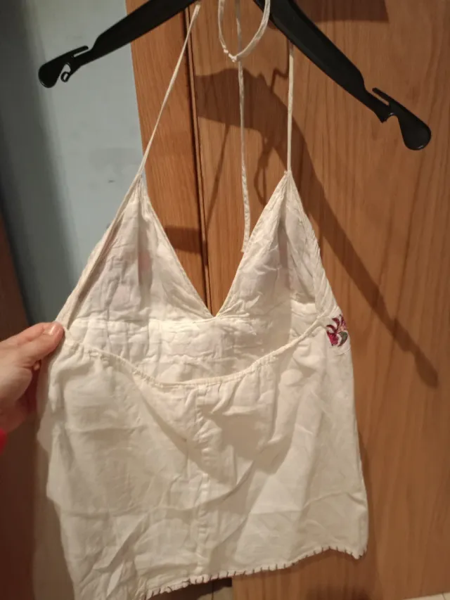 Camiseta halter bordada