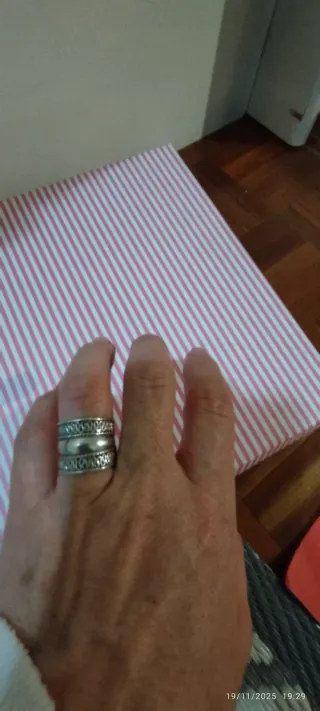 Anillo de plata con diseño