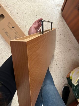 Mensola in legno con angoli metallici nuovi