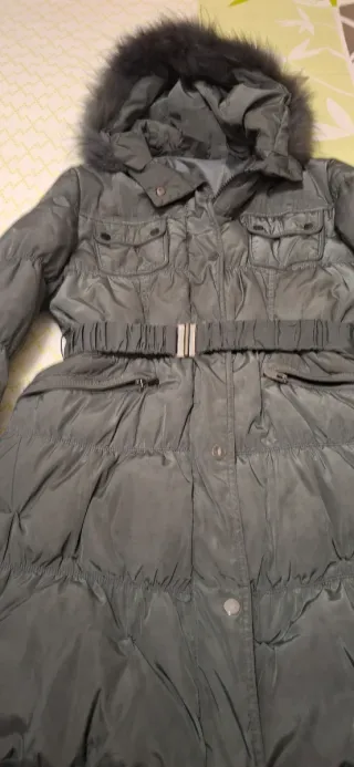 Giaccone imbottito grigio lucido con cappuccio