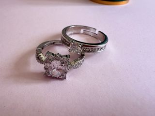 Alianzas de boda con anillos de diamantes en quila