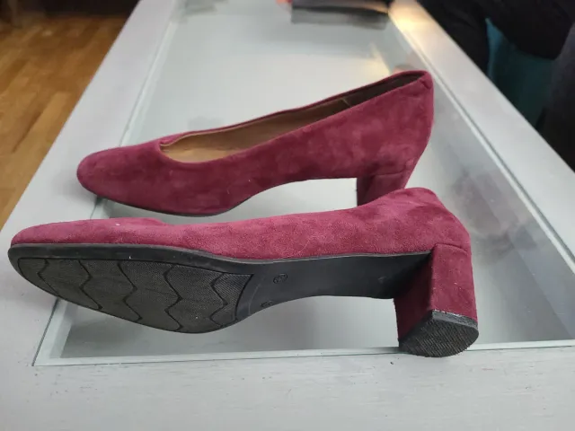 Zapatos de salón ante burdeos talla 41