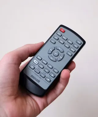 Barra de sonido y Base TV Maxell MXSB-252