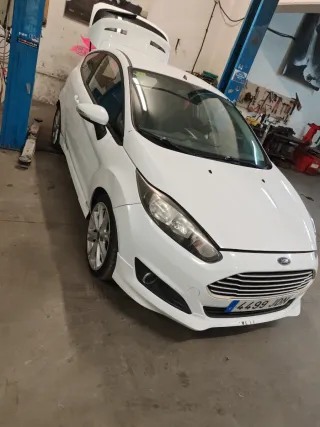 Rueda de repuesto y gato Ford Fiesta