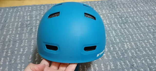 Casco infantil Decathlon azul talla S