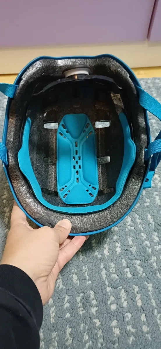 Casco infantil Decathlon azul talla S