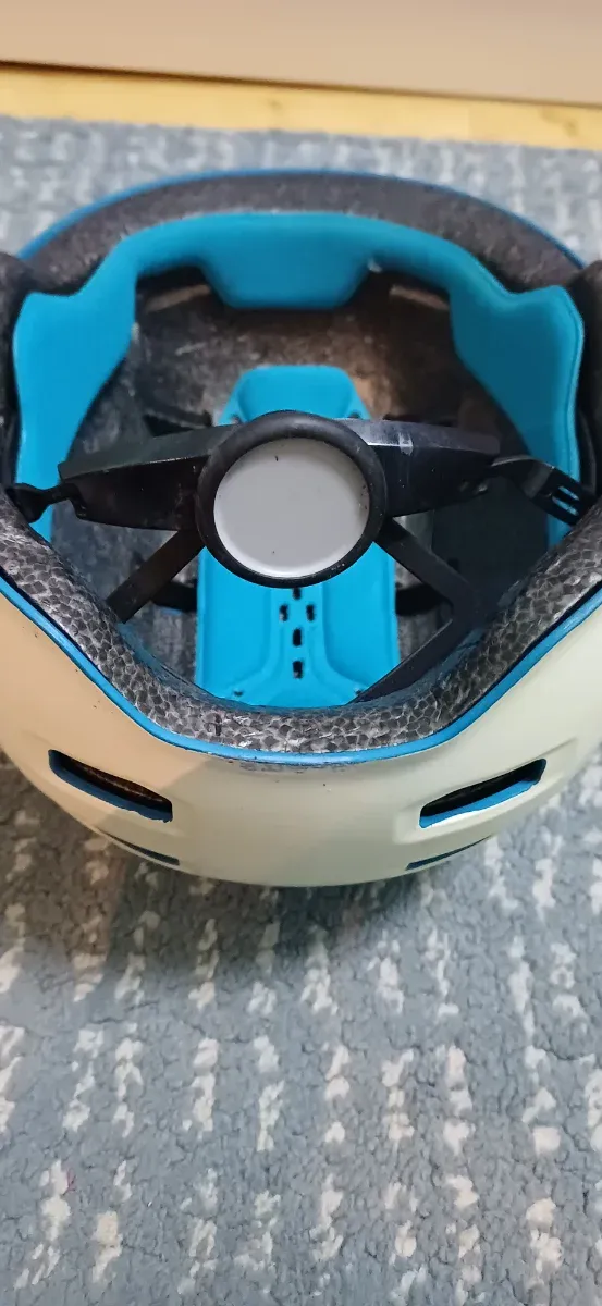 Casco infantil Decathlon azul talla S