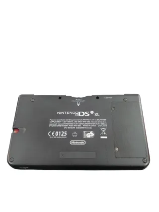 Nintendo DSi XL Edición 25 Aniversario Roja