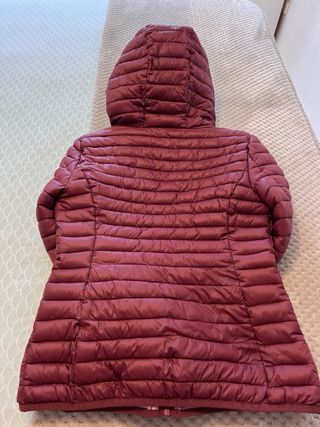 Chaqueta Dandara Granate con Capucha