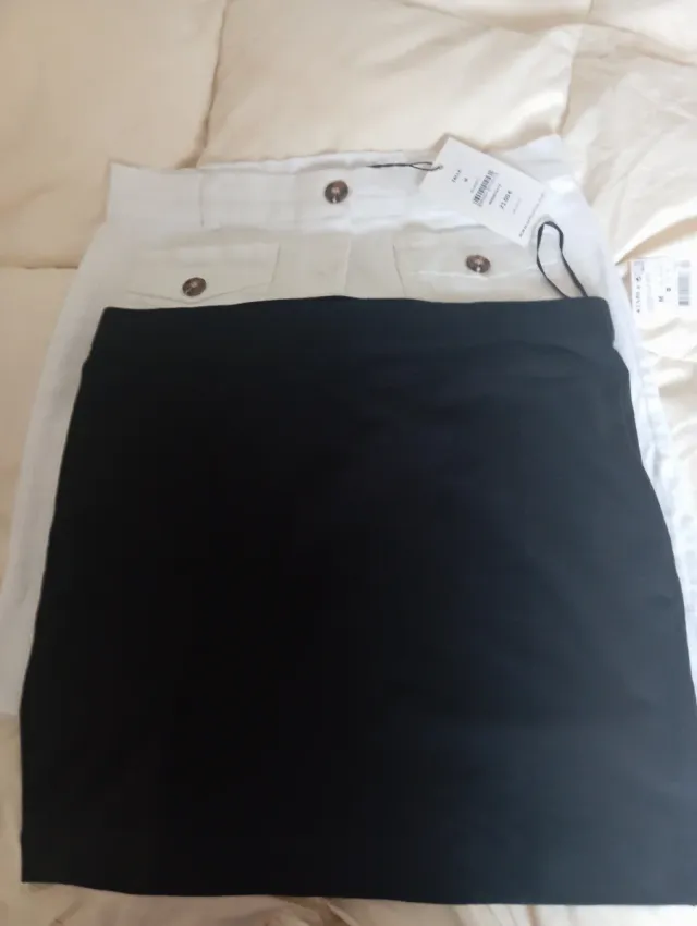 Falda negra y blanca Talla M