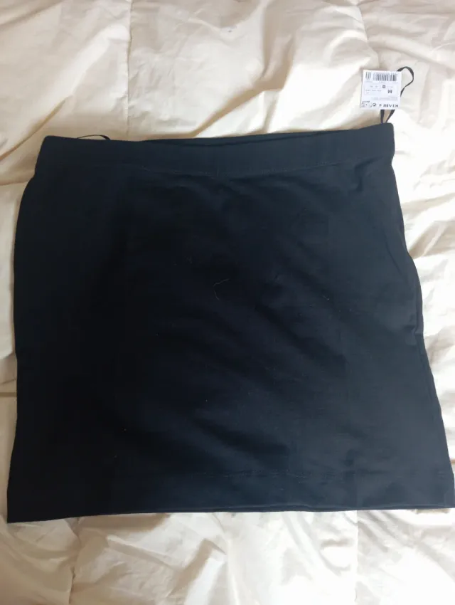 Falda negra y blanca Talla M