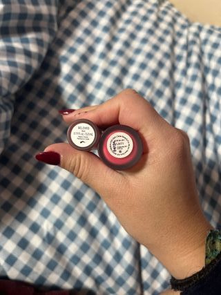 Coloretes Rare Beauty y Saie sin usar