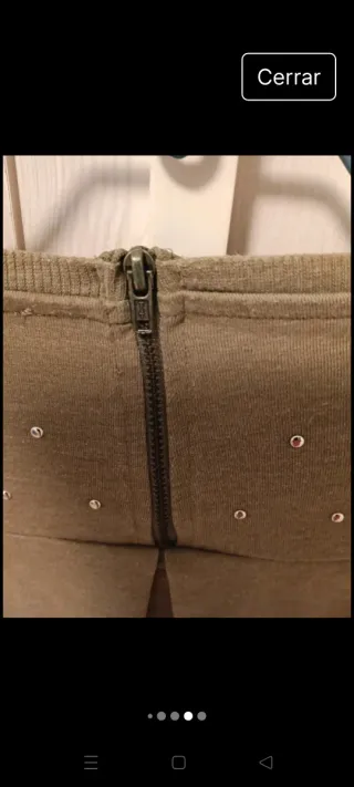 Camiseta manga larga con tachuelas