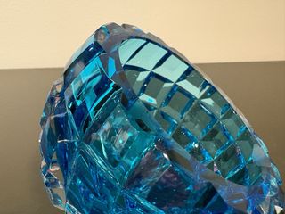 Muy bello cenicero de cristal azul de gran calidad