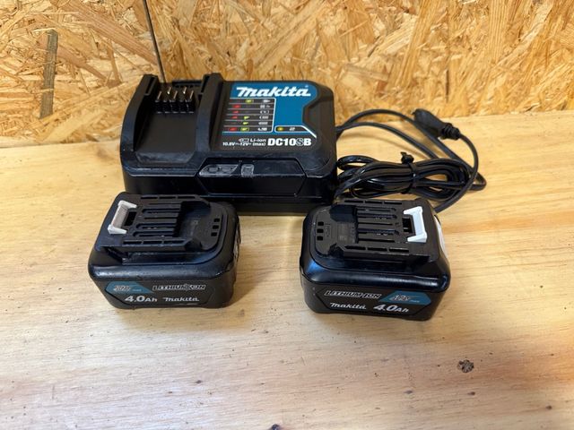 Cargador Makita DC10SB + 2 Baterías 12V 4.0Ah