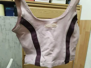 Tops deportivos marca Naffta y corpo forma talla s