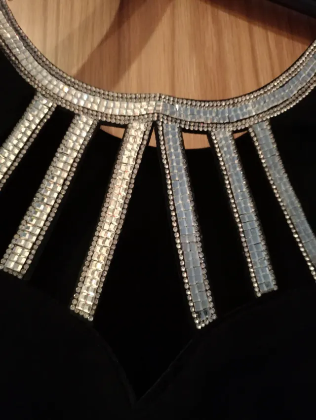 Body negro con detalles plateados