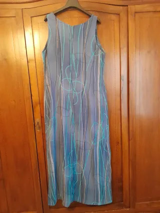 Abito fantasia azzurro senza maniche