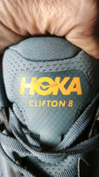 Zapatillas Hoka Clifton 8 y zapatillas Reebok