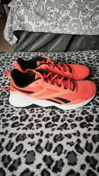 Zapatillas Hoka Clifton 8 y zapatillas Reebok