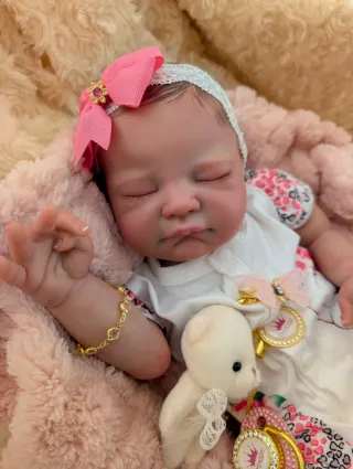 Reborn  realizada con genesis barnizada y horneada