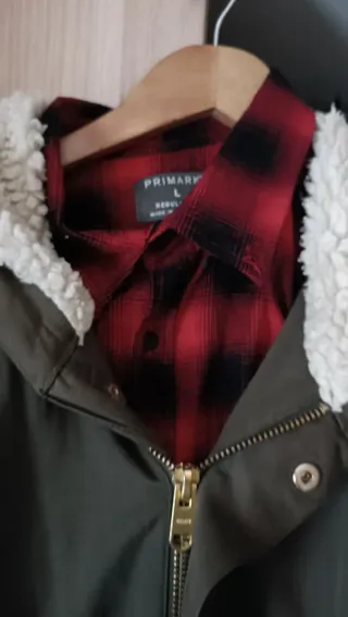 Chaqueta Zara con borrego TS y camisa Primark L