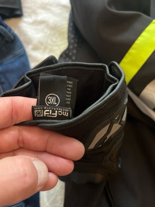 chaqueta casco guantes pantalones moto