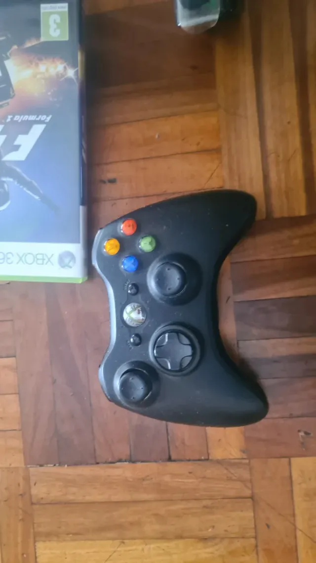 Xbox 360 Negra + Kinect + Mando + 3 Juegos
