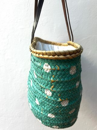 Capazo playero verde turquesa con lunares blancos