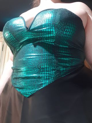 Top brillante verde escamas